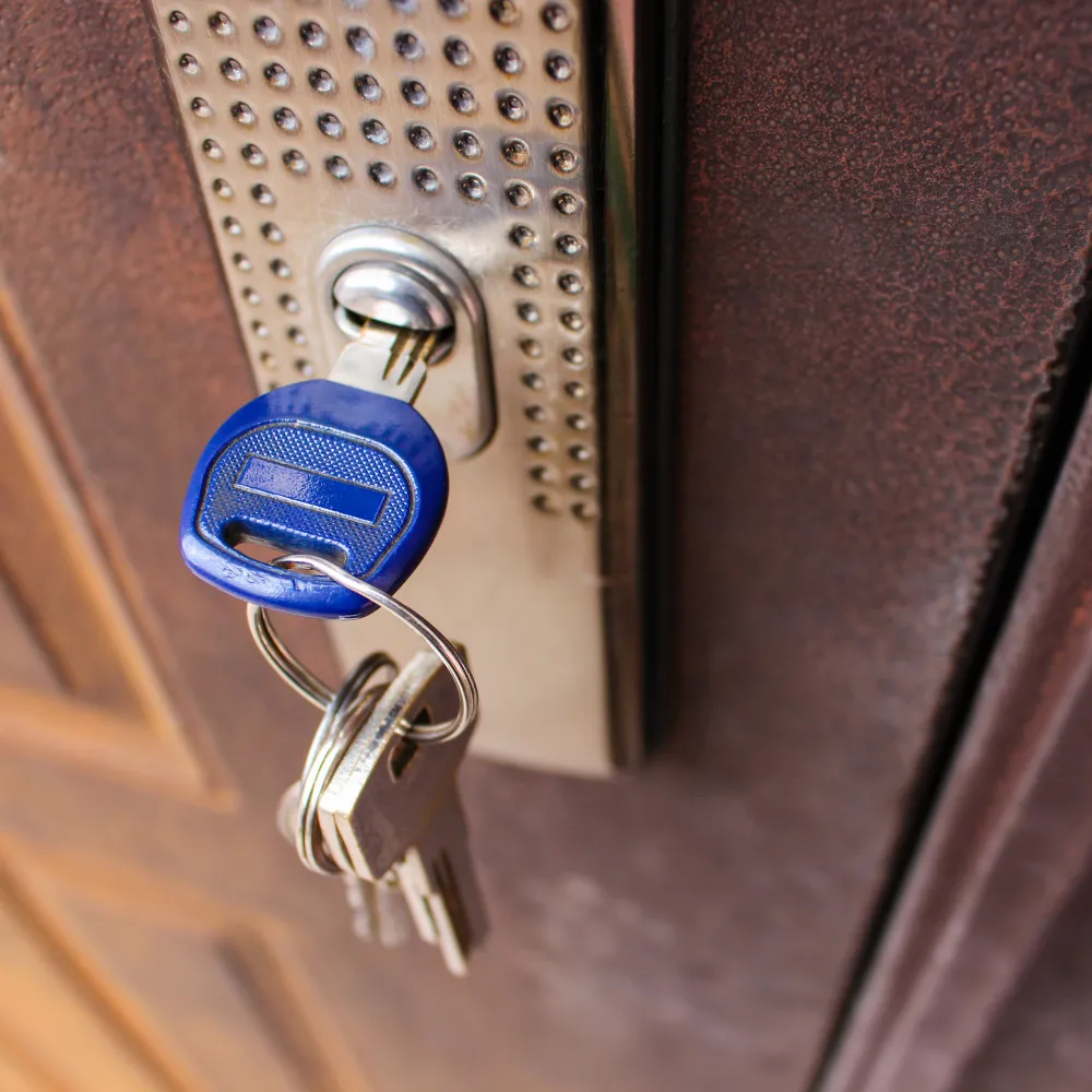 Serrurier 2 Savoies propose des services de serrurerie, installation de portes, portails industriels, volets roulants et mobilier urbain à Aix-les-Bains, Chambéry, Montmélian et La Motte-Servolex. Expertise locale et interventions rapides pour sécuriser tous vos espaces.