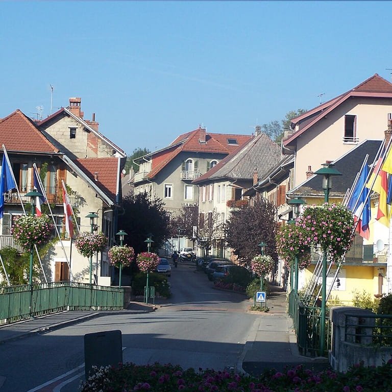 rumilly carousel (1)